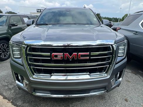 Used 2022 GMC Yukon XL SLT w/ SLT Luxury Package AWD/4WD image 2