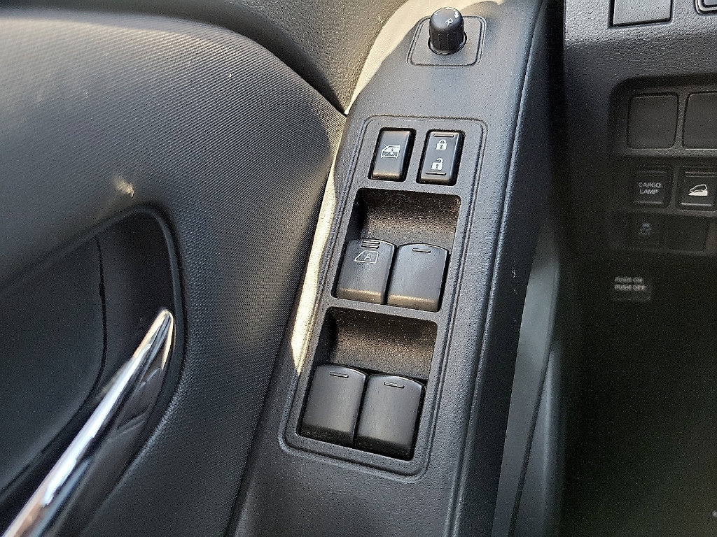 Used 2023 Nissan Frontier SV AWD/4WD image 12
