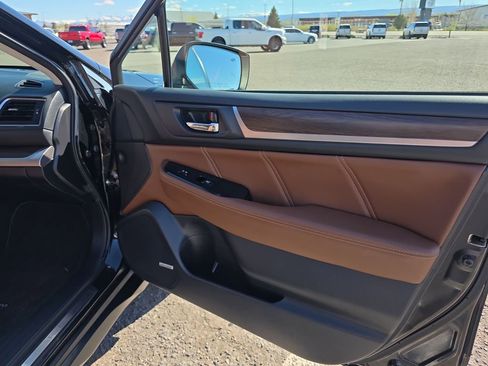 Used 2017 Subaru Outback 3.6R Touring image 34