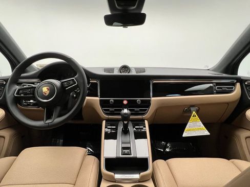 Used 2026 Porsche Macan image 6