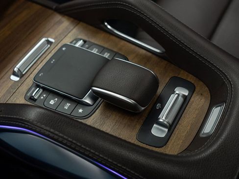 Used 2022 Mercedes-Benz GLS 450 4MATIC image 24