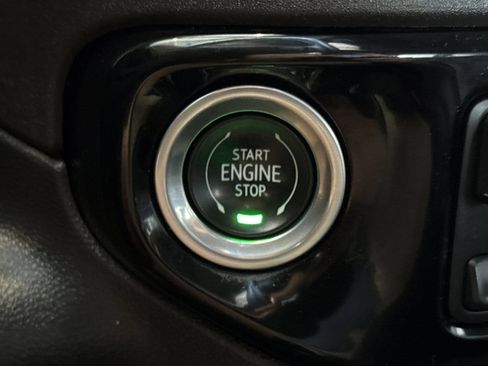 Used 2023 Chevrolet Silverado 1500 LT AWD/4WD image 23