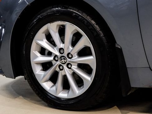 Used 2020 Toyota Corolla XLE image 66