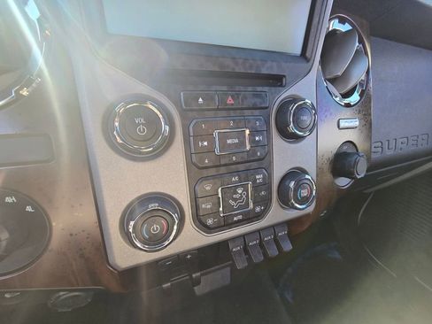Used 2015 Ford F250 Lariat w/ Lariat Interior Package image 13
