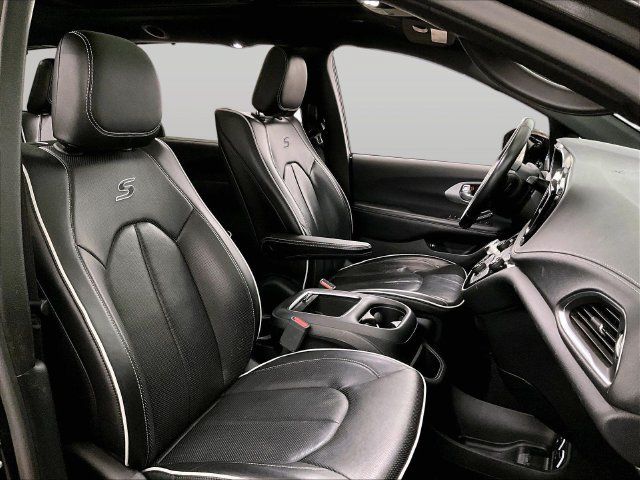 Used 2019 Chrysler Pacifica Limited w/ Advanced Safetytec Group FWD image 7