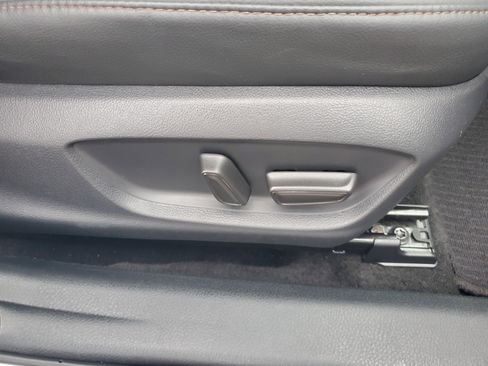 Used 2018 Toyota Camry L image 9