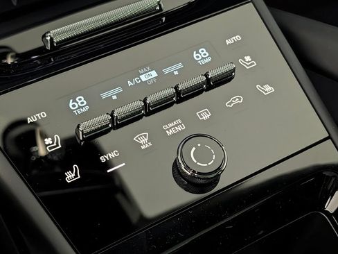 New 2026 Porsche Cayenne GTS AWD/4WD image 32