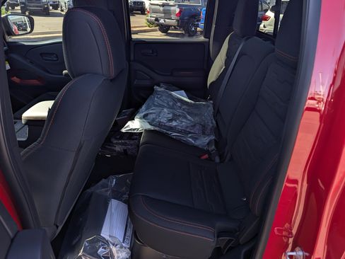 New 2026 Nissan Frontier PRO-4X w/ Pro-4x Convenience Package image 9