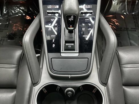 Used 2019 Porsche Cayenne S image 28