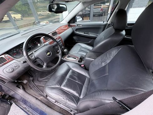 Used 2011 Chevrolet Impala LT w/ Luxury Edition Package FWD image 11