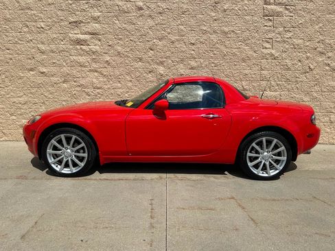 Used 2007 MAZDA MX-5 Miata Grand Touring w/ Premium Pkg RWD image 4
