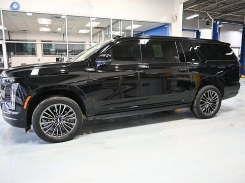 Used 2025 Cadillac Escalade ESV Sport Platinum w/ LPO, Floor Liner Package image 9