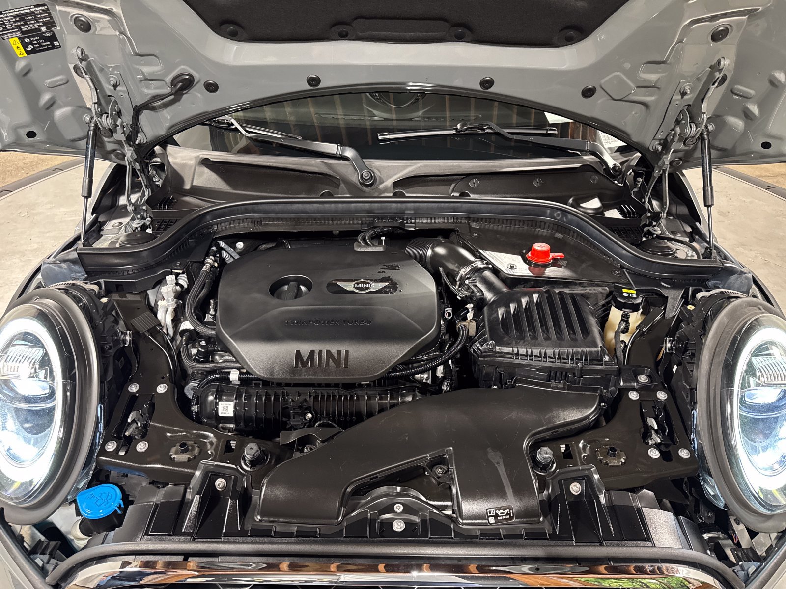 Used 2019 MINI Cooper S w/ Signature Upholstery Package FWD image 27