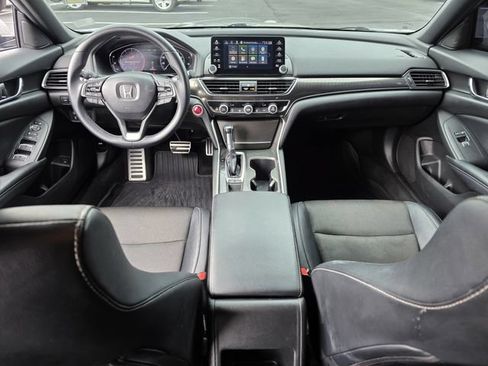 Used 2018 Honda Accord Sport image 8