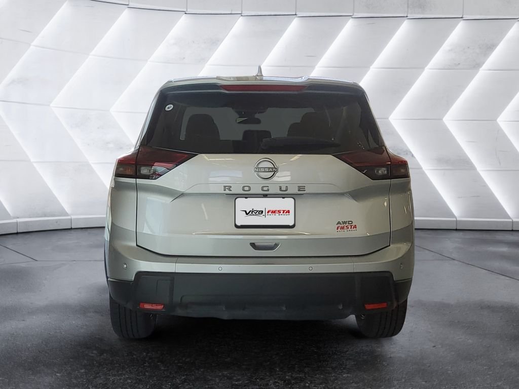 Used 2025 Nissan Rogue SV AWD/4WD image 5