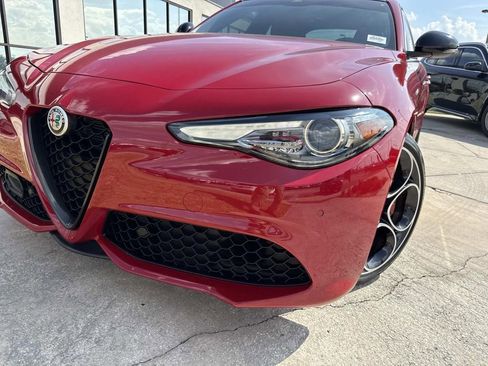 Used 2023 Alfa Romeo Giulia Veloce RWD image 9