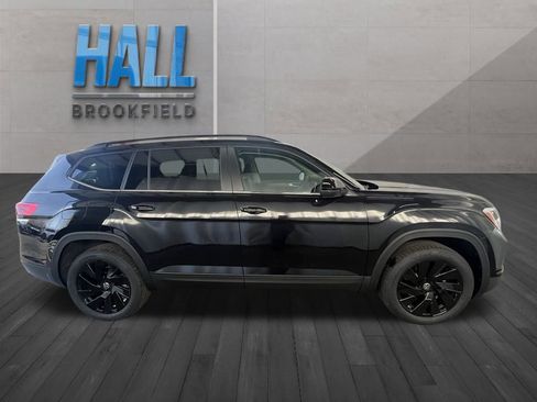 New 2026 Volkswagen Atlas SE image 6