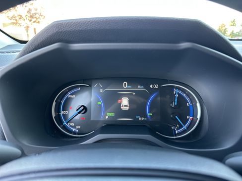 Certified 2025 Toyota RAV4 XLE image 21