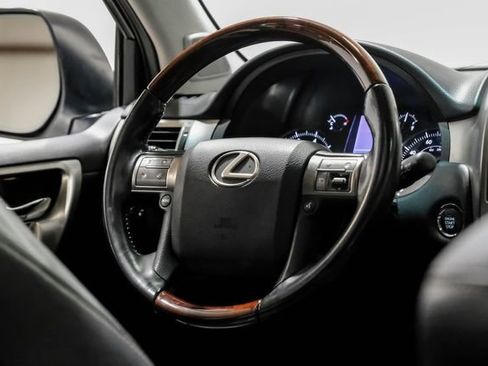Used 2015 Lexus GX 460 w/ Premium Package AWD/4WD image 19