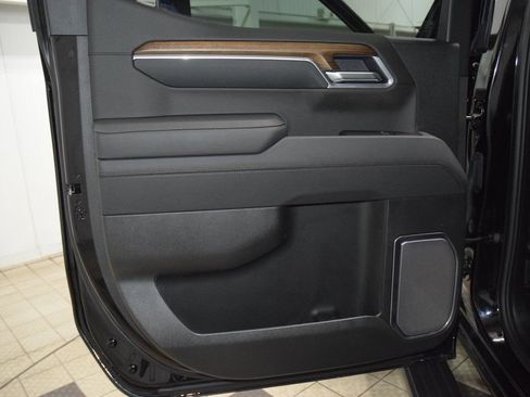 Used 2025 Chevrolet Silverado 1500 High Country w/ Midnight Edition AWD/4WD image 43