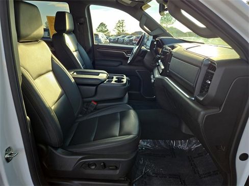 Used 2025 GMC Sierra 1500 SLT image 15