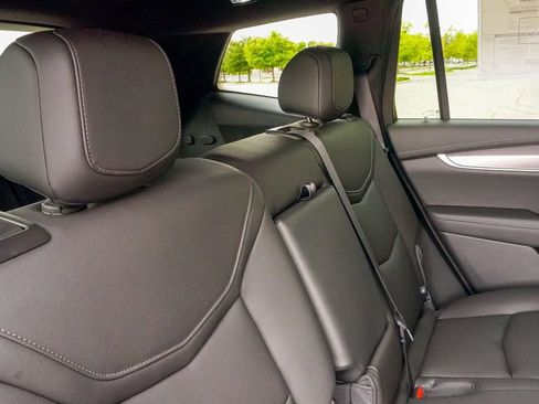 Certified 2025 Cadillac XT6 Luxury image 15