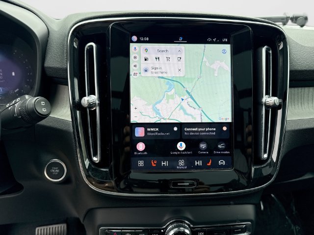 Certified 2024 Volvo XC40 B5 Core AWD/4WD image 23