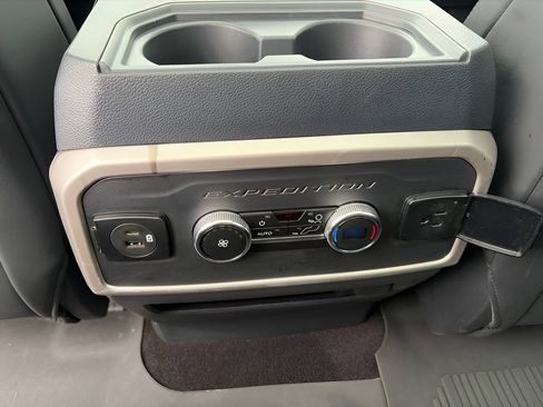 Used 2023 Ford Expedition XLT AWD/4WD image 19