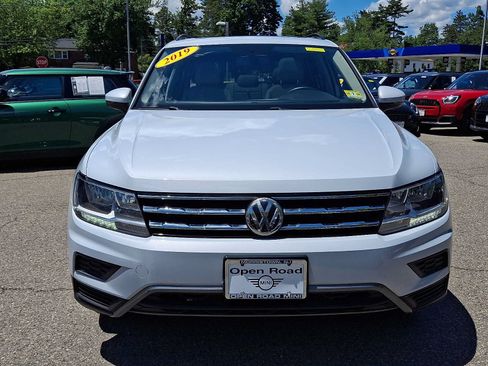 Used 2019 Volkswagen Tiguan SE w/ Panoramic Sunroof Package AWD/4WD image 2