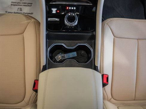 New 2025 Jeep Grand Cherokee Limited w/ Luxury Tech Group II image 25