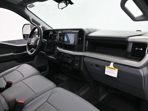 New 2026 Ford F250 XL w/ F-250 >10K GVWR Package image 30