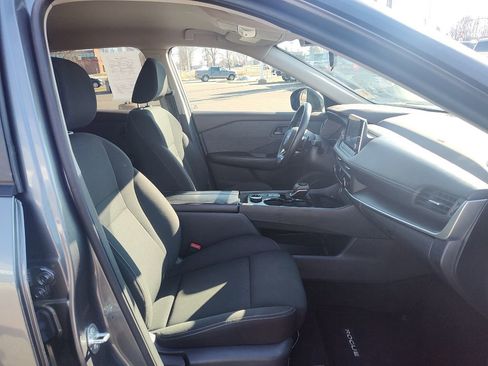 Used 2023 Nissan Rogue S image 16