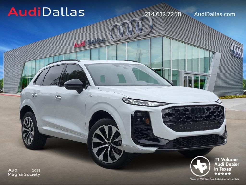 Used 2026 Audi Q3 quattro 2.0T w/ Driver Assistance Package AWD/4WD image 1