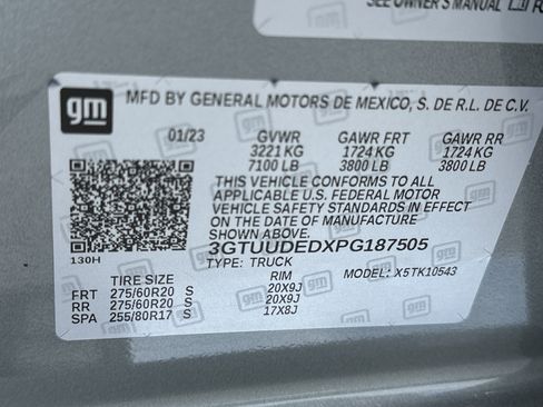 Used 2023 GMC Sierra 1500 SLT w/ SLT Premium Plus Package AWD/4WD image 28