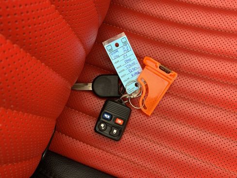 Used 2004 Ford Thunderbird image 41