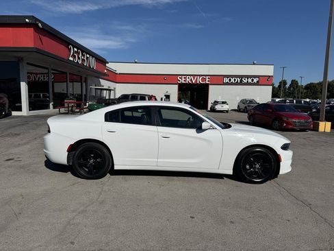 Used 2021 Dodge Charger SXT w/ Leather Interior Group RWD image 2