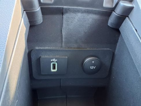 Used 2017 Ford Escape Titanium image 10