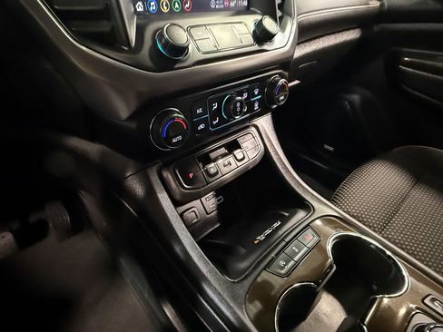 Used 2023 GMC Acadia AT4 image 85