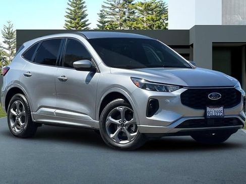 Used 2023 Ford Escape ST-Line Select w/ Class II Trailer Tow Package AWD/4WD image 2