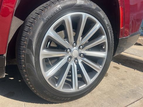 Used 2023 Jeep Grand Wagoneer Base image 7