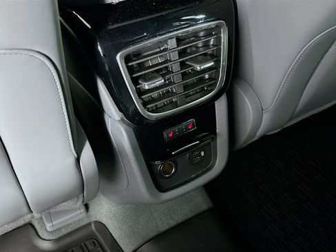 Used 2022 Lincoln Nautilus Reserve AWD/4WD image 33