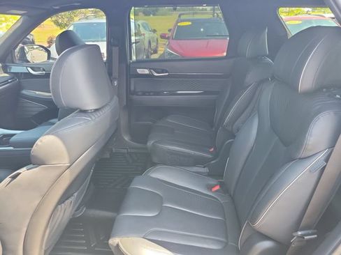 Used 2025 Hyundai Palisade Calligraphy FWD image 11
