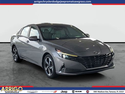 Used 2022 Hyundai Elantra Limited FWD image 1