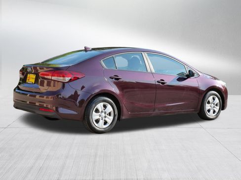 Used 2017 Kia Forte LX FWD image 7