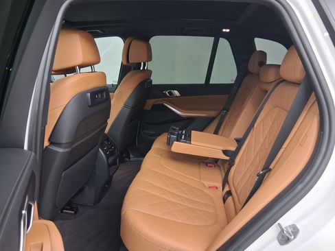 Used 2023 BMW X5 xDrive40i AWD/4WD image 25