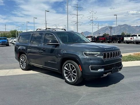 Used 2023 Jeep Wagoneer L Series III w/ Premium Group I AWD/4WD image 9