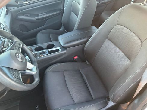 Used 2025 Nissan Altima 2.5 SV image 35