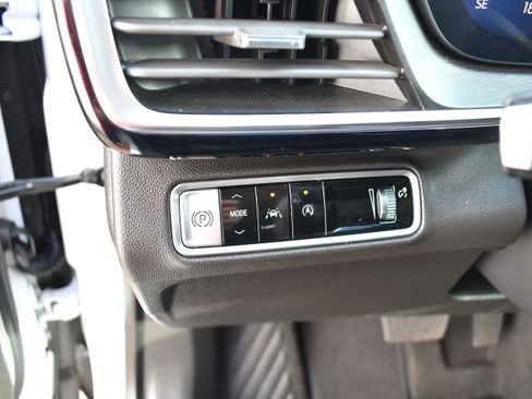 Used 2025 Buick Envision Preferred image 12