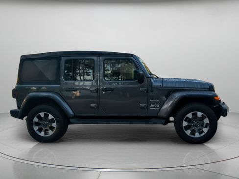 Used 2022 Jeep Wrangler Unlimited Sahara AWD/4WD image 33