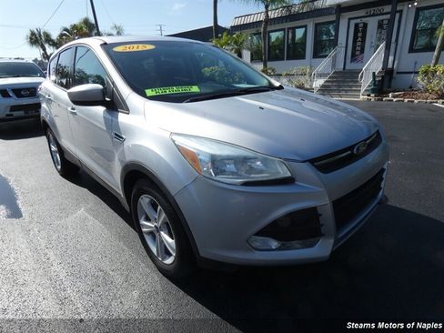 Used 2015 Ford Escape SE FWD image 1